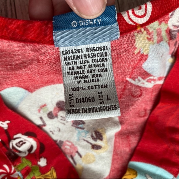 Disney Scrub Top Womens Large Christmas Ornaments Mickey Minnie Mouse Pockets - Picture 3 of 4